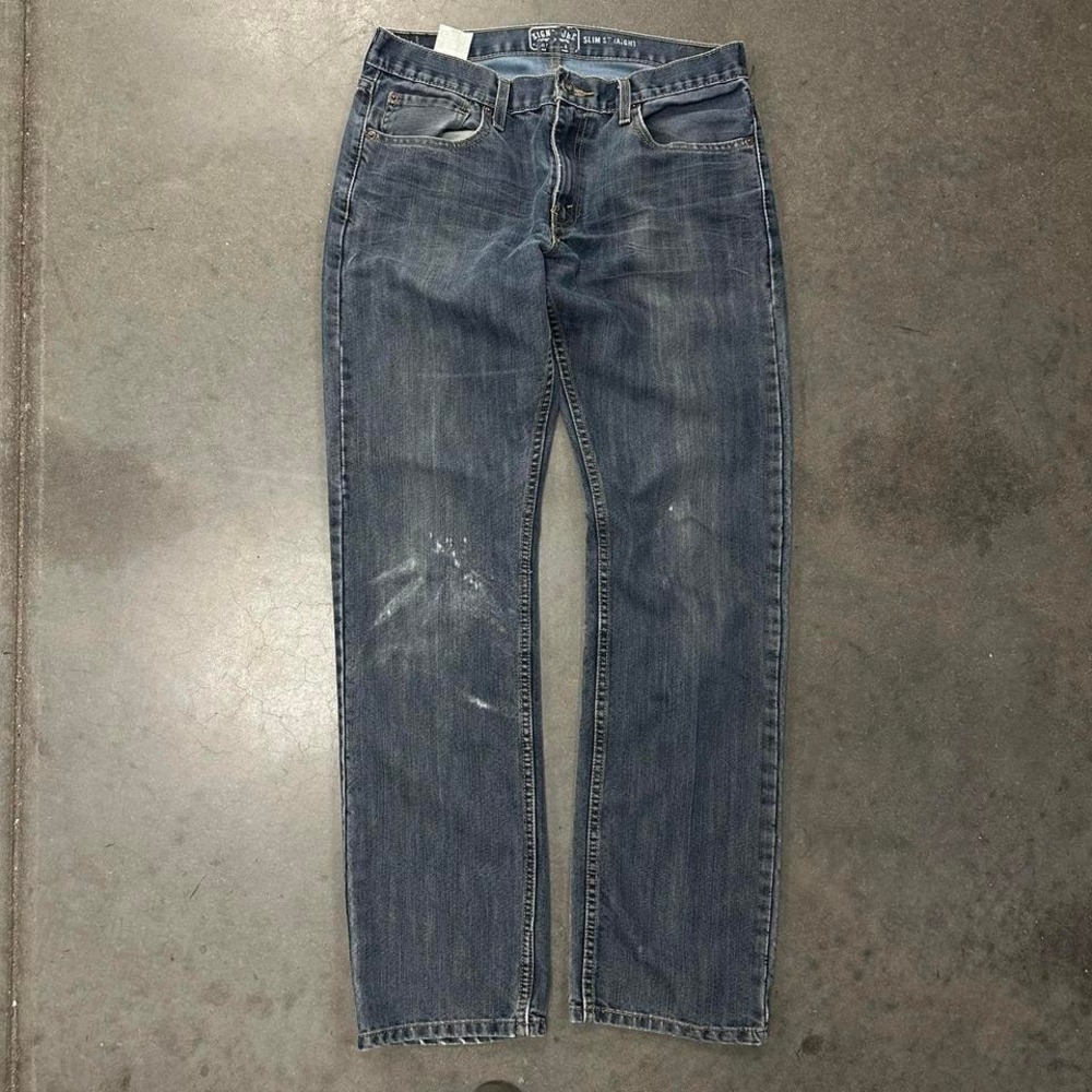 Signature Levi's dark wash straight leg blue jeans Size 34x34 leg opening 8